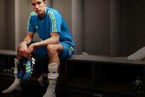 开云APP-F1街道赛焦点战，当赛道轰鸣遇见球场硝烟，掘金火力如何压制广厦？