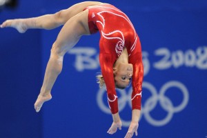 开云体育世界杯-暗夜惊雷，克瓦拉茨赫利亚在阿根廷铁壁下的压力绽放