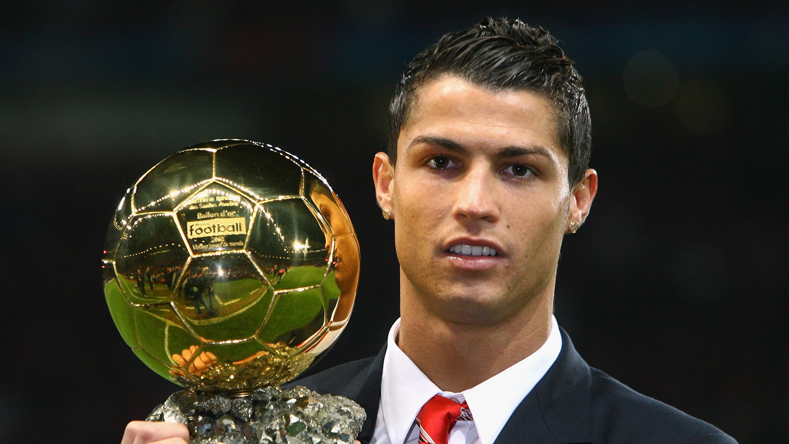 阿劳霍爆发，勒沃库森打穿塞内加尔，当个体英雄主义撞上精密机器