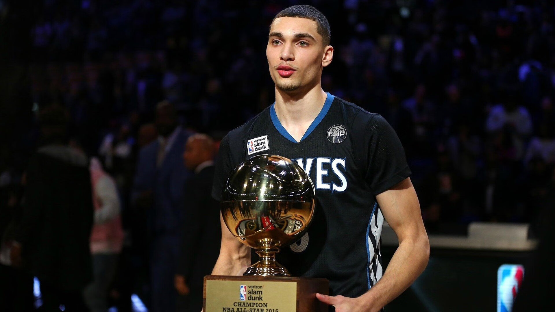 拉梅洛·鲍尔，当魔术师之子在季后赛的熔炉中起舞