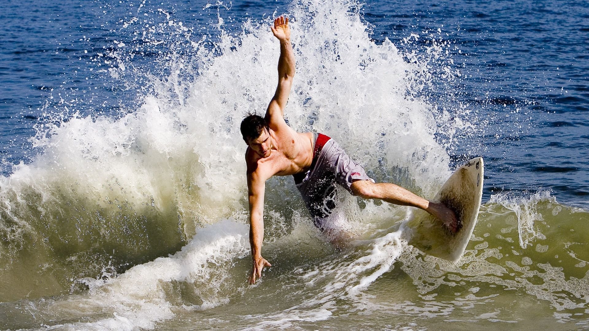 维尼修斯一剑封喉，突尼斯迦太基雄鹰啄碎克罗地亚格子军